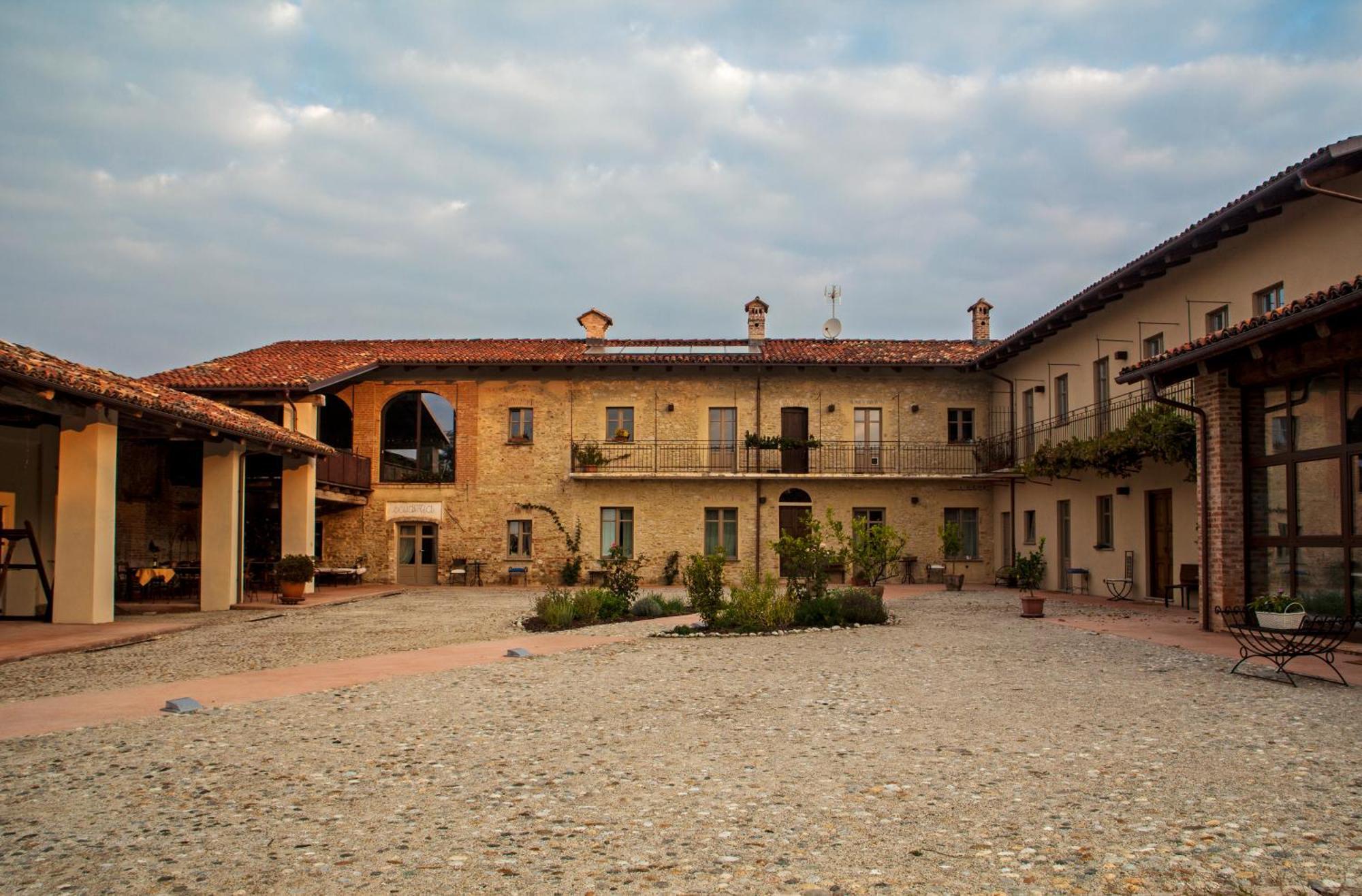 A Mira 'D Novel Casa de hóspedes Novello Exterior foto